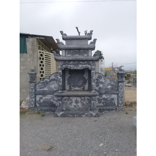 vi-sao-thi-cong-da-bia-mo-nguyen-khoi-duoc-ua-chuong
